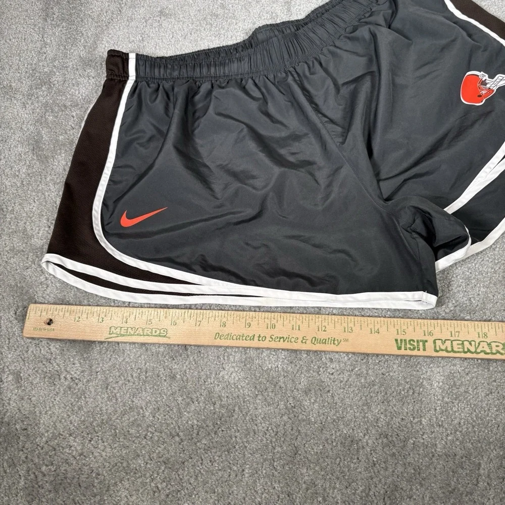 Nike Cleveland Browns Shorts Womens 2XL Gray Dri Fit Logo Running Athletic Gym
